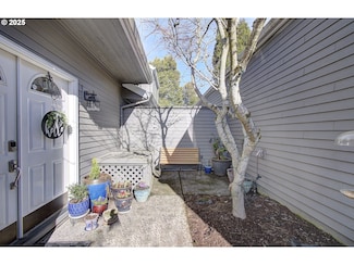 16 Greenridge Ct, Lake Oswego, OR 97035