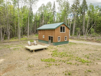 105 Gales Rd, Abbot, ME 04406