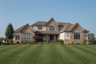 9669 Rosecroft Dr, Clarence Center, NY 14032
