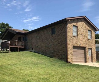 108 S 4th St, Elkader, IA 52043