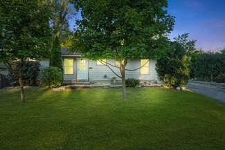 2203 Tepee Ave, Carpentersville, IL 60110