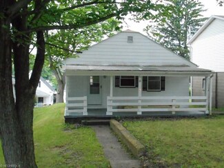 66 Stevenson St, Chester, WV 26034