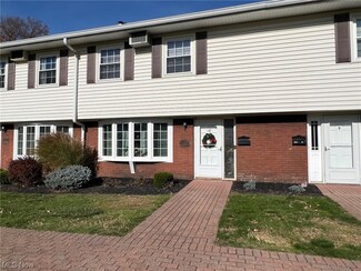 11 Meadowlawn Dr Unit 10, Mentor, OH 44060