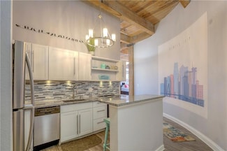 308 W 8th St Unit 420, Kansas City, MO 64105
