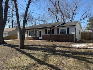 903 Coral Dr, Fairview Heights, IL 62208