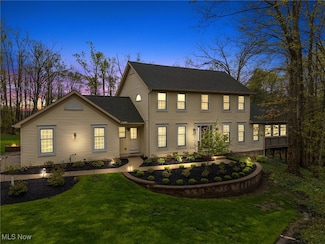 10945 Burlington Ridge Dr, Chardon, OH 44024