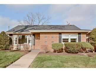 279 Spruce Ln, Chicago Heights, IL 60411