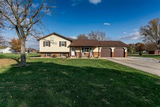 3236 Daiber Ln, Highland, IL 62249