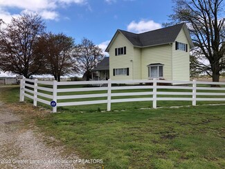 289 W Mount Hope Hwy, Grand Ledge, MI 48837