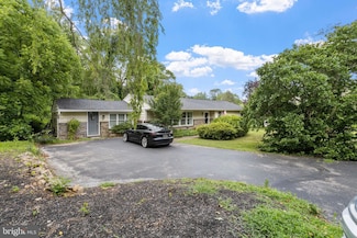 694 S Bryn Mawr Ave, Bryn Mawr, PA 19010