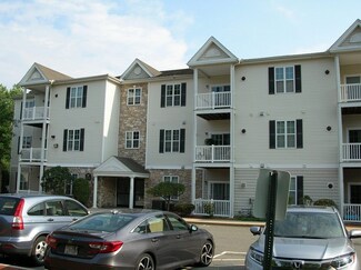 19 Hampshire Rd Unit 210, Methuen, MA 01844