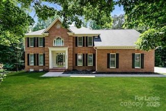 5225 Silchester Ln, Charlotte, NC 28215