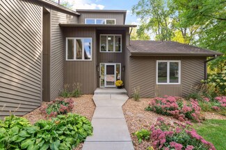 5213 Scott Ct, Minnetonka, MN 55345