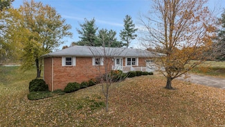 9330 Eastlake Dr, Wadesville, IN 47638