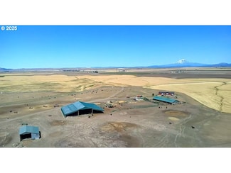 37 String Street Rd, Centerville, WA 98613