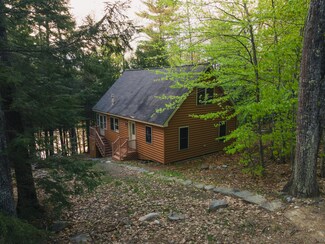 217 Boot Cove Ln, Winthrop, ME 04364