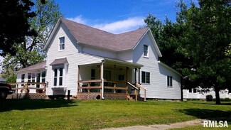 303 N Adams St, Carthage, IL 62321
