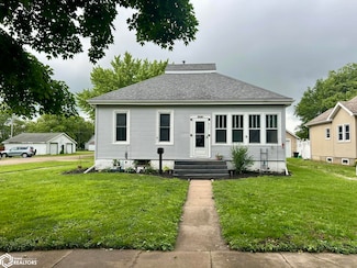 856 Franklin St, Wapello, IA 52653