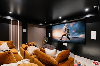 2565 Patricia Ave, Los Angeles, CA 90064