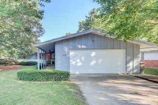 508 E Sunnycrest Ct, Urbana, IL 61801