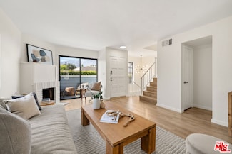 630 N Wilson Ave Unit 1, Pasadena, CA 91106