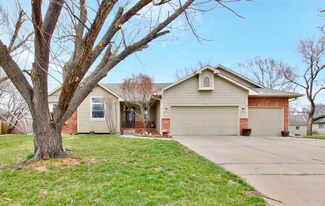 218 Pinecrest Ct, Andover, KS 67002