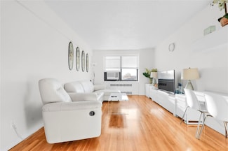 139-09 28th Rd Unit 6F, Flushing, NY 11354