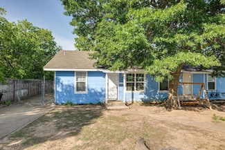 2411 NW 21st St, Fort Worth, TX 76106