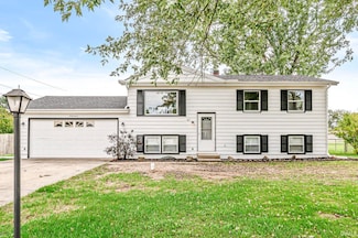 47 Arlington Dr, Osceola, IN 46561