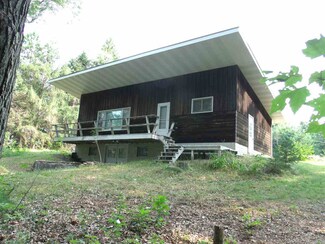 N5049 Fox River Ln, Princeton, WI 54968