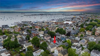 13 Dean Ave, Newport, RI 02840