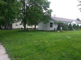 302 W 6th St, Genoa, OH 43430