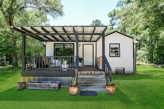 180 Maurine Ln, Cleveland, TX 77328