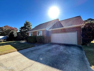 655 Castleberry Ct, Vass, NC 28394