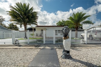2464 NW 104th St, Miami, FL 33147