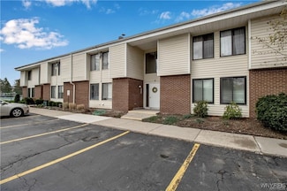 5 Southcreek Ct Unit C, East Amherst, NY 14051