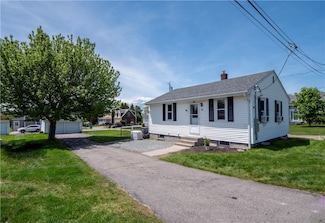40 Draper Ave, Middletown, RI 02842