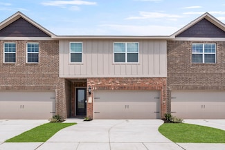 748 Carson Ln, Pilot Point, TX 76258