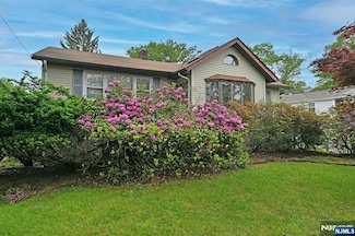 64 Rivervale Rd, Park Ridge, NJ 07656