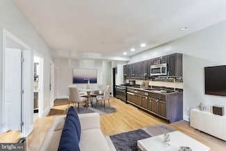 333 N 40th St Unit 2A, Philadelphia, PA 19104