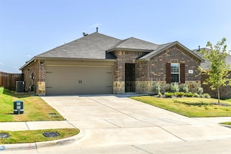 870 Keystone Ct, Ferris, TX 75125
