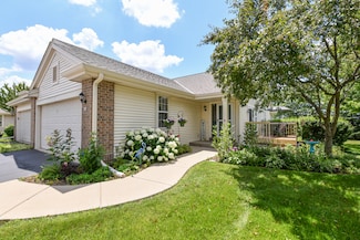 836 Sweetbriar Dr, Elkhorn, WI 53121
