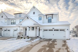 8907 Dalton Ln, Jenison, MI 49428