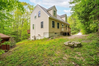 15 Convene Rd, Sebago, ME 04029