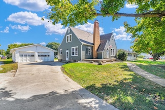 206 S Grant St, Crescent City, IL 60928