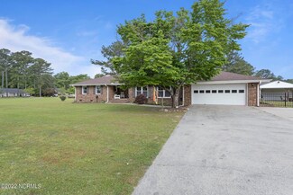 2004 Brices Creek Rd, New Bern, NC 28562