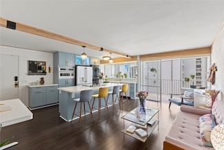 419 Keoniana St Unit 1003, Honolulu, HI 96815