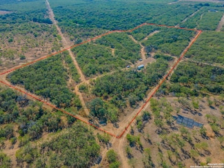 12417 Fm 2779, Moore, TX 78057