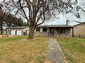 1009 S Wabash Ave, Hastings, NE 68901