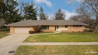 323 W 30th St, Holland, MI 49423